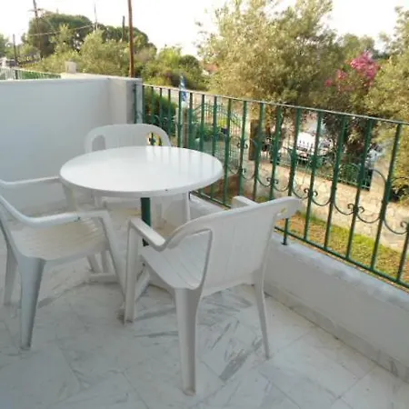 Studio For 2-3 Persons 100m From The Beach Polychrono