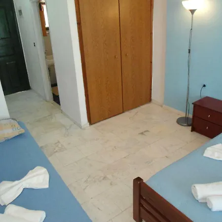 Studio For 2-3 Persons 100m From The Beach Апартаменты Полихроно
